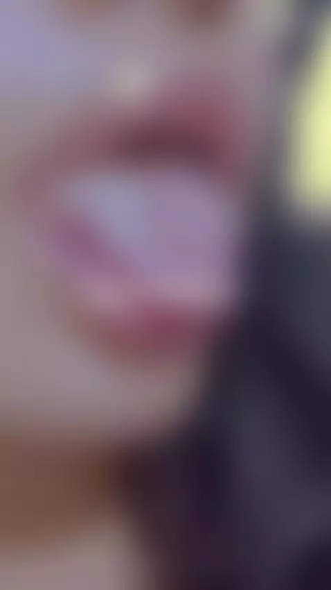 Glossy bitch!... What do you imagine when you see my shiny l... by toxickitsune