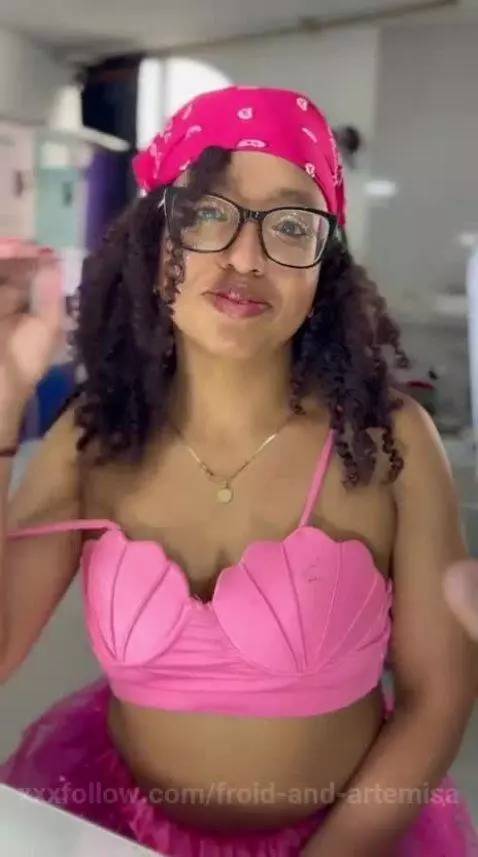 Sexy Artemisa by froid-and-artemisa