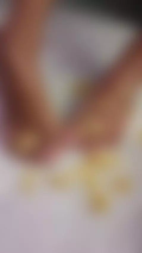 play with my feet and a banana by skarletth