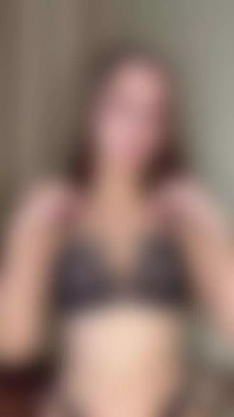 You’ve been a good scroll... now be bad 😇👉😈
Click — you dese... by emmaamain