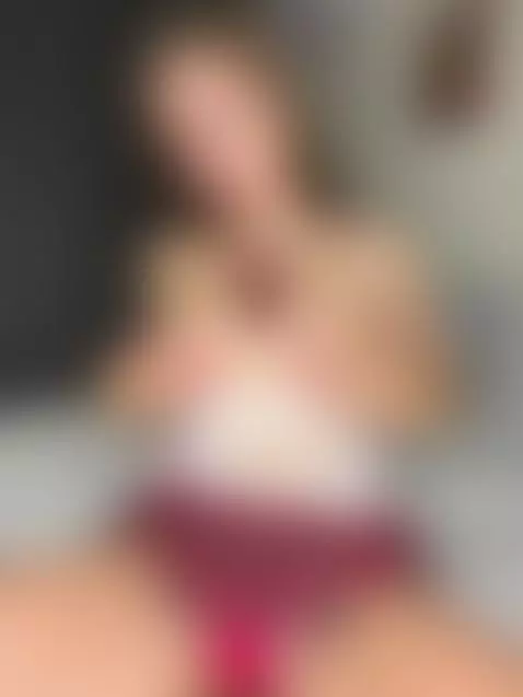 Come see what they’re all talking about — OnlyFans exclusive... by emmaamain