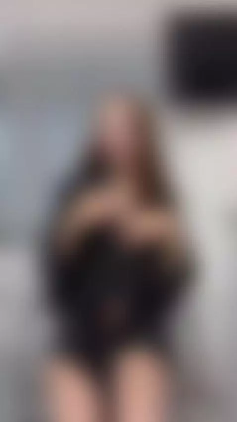 Let’s keep it just between us — on OnlyFans 🤫 by emmaamain