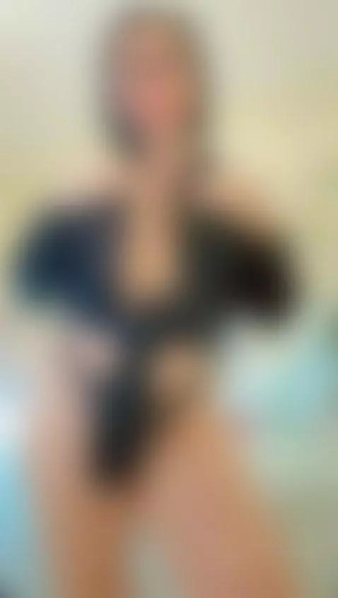 You want to have fun with this sexy mature by annymilf