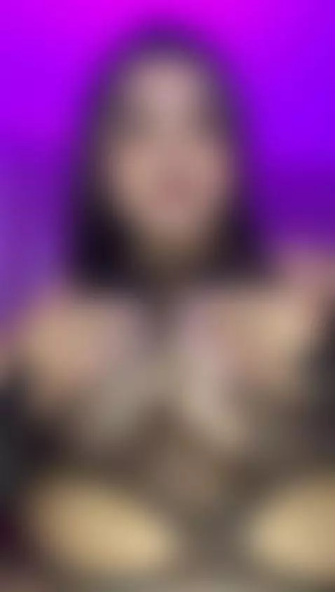 Thick, pretty & with big juicy tits… ready to drive you craz... by alexaataylor