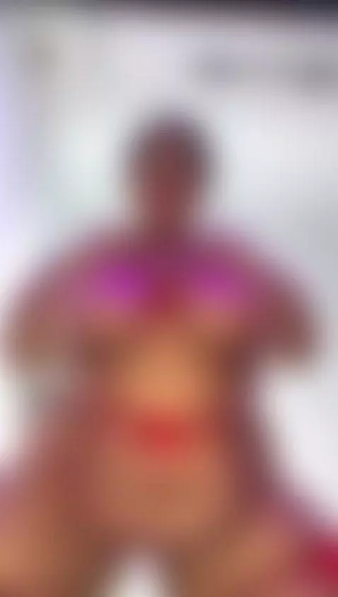 Slide into my holiday vibes… I promise I’m the sweetest trea... by alexaataylor