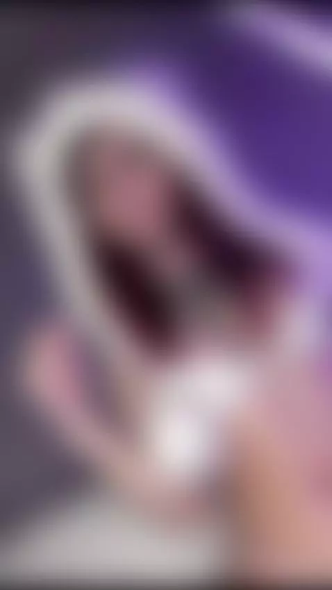 Confidence looks good on me, don’t you agree? 💃✨ by aleksavamp