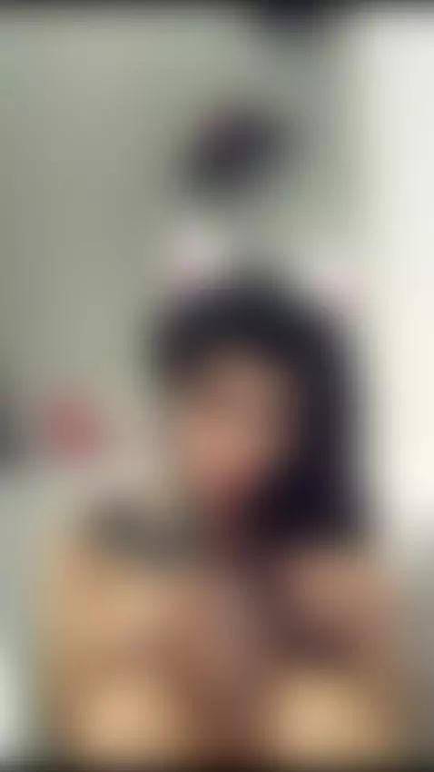 Will you rub my back in the bathroom? by aleksavamp