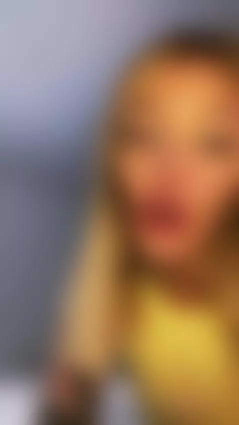 Come, let’s do naughty things in my room by lizziebunny