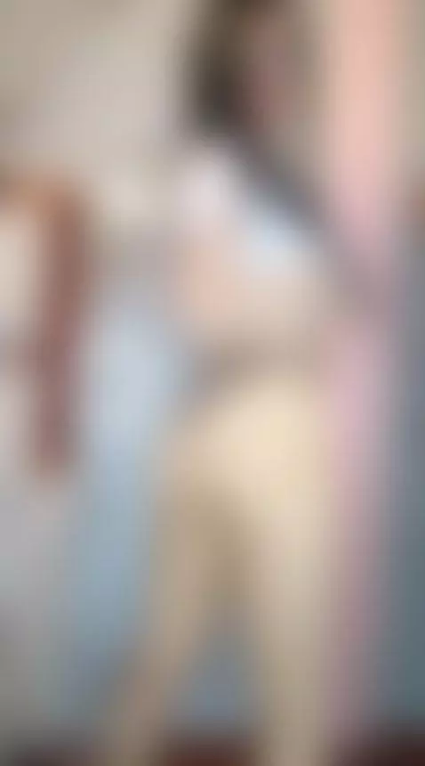 I have a small but very playful ass. Would you like to play ... by ariabonnet