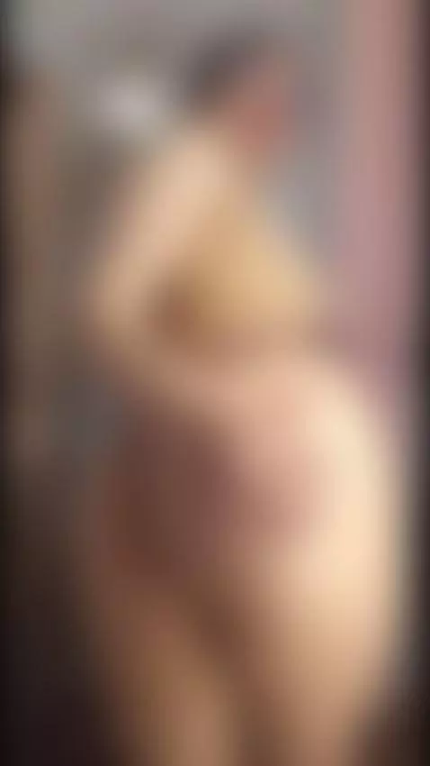 Do you like my beautiful body? I have a wide ass and hips fu... by ariabonnet