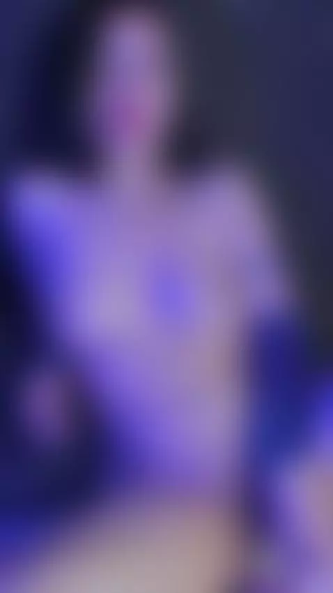 SEXY KITANA CARESSES HER PUSSY by ariabonnet