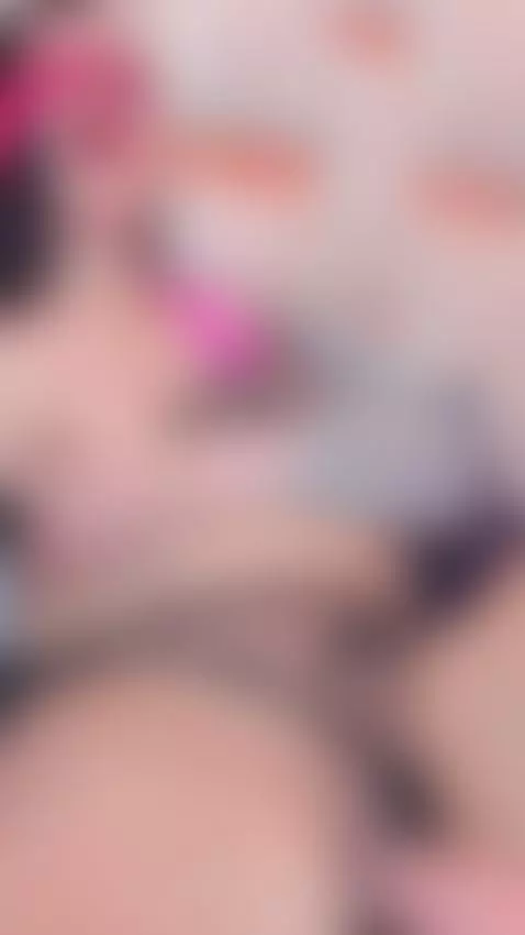 My eyes blindfolded, I want you to take control of my orgasm... by ariabonnet