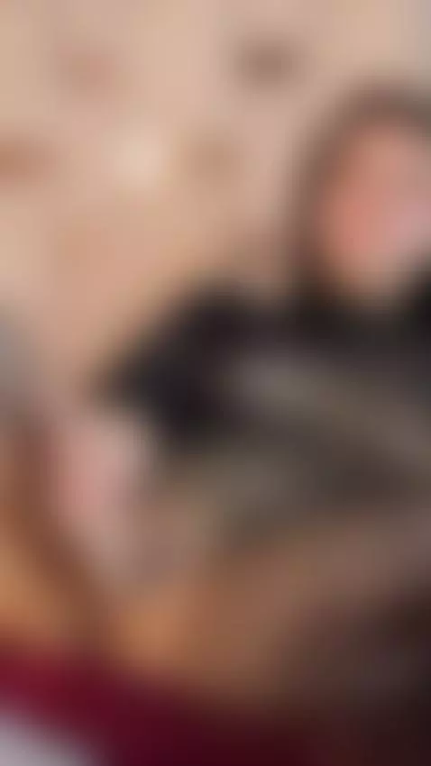 USE A DILDO IN HER PUSSY AND FILL HER FACE WITH SALIVA by ariabonnet