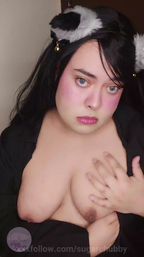 Ears on, cheeks warm, and my chest a little too out there… b... by sugarchubby