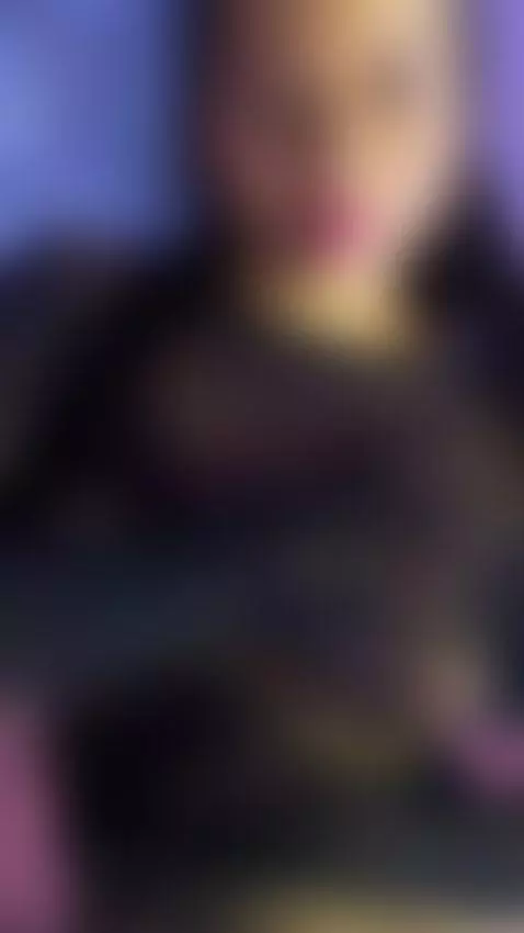 I am ur Little girl. I am online. Link on my Profile by bellabalvin