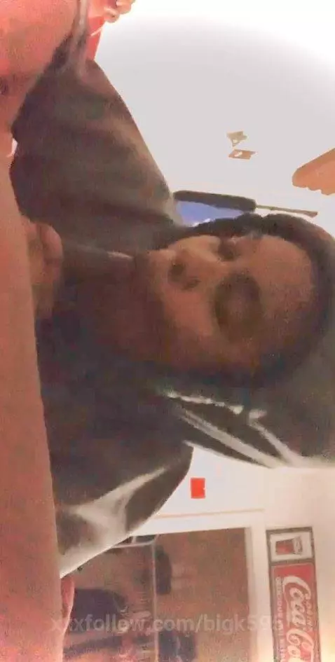 first video👀 love havibg my black cock slobered on😮‍💨 by bigk595