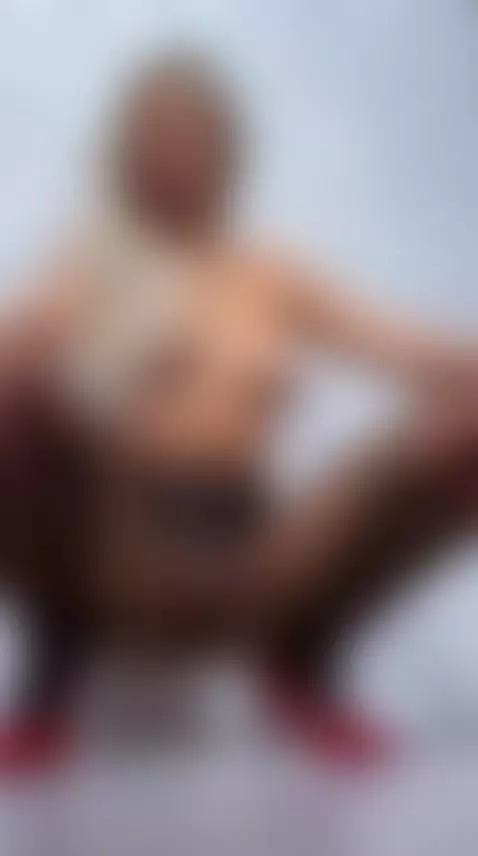 I’d love to hear from you — join my OnlyFans 🥰 by vikki2025