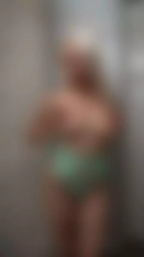 Message me something sweet — I’ll answer 💌 OnlyFans by vikki2025