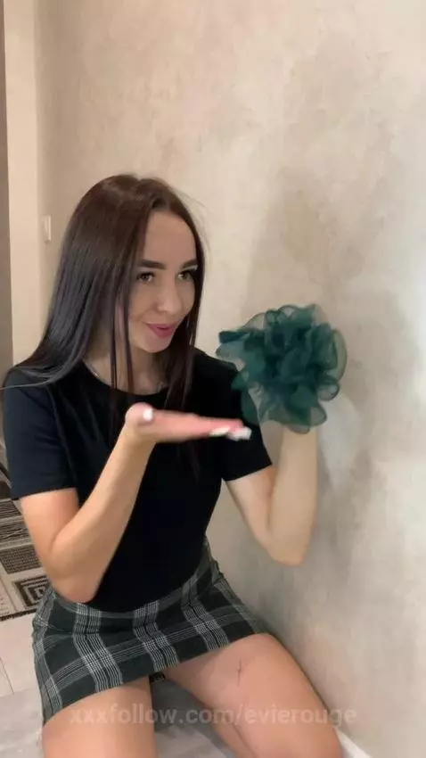 Shut that jaw… then tap the link 😏 by evierouge