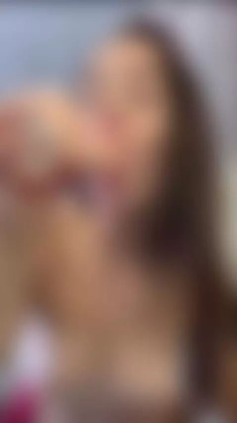 Look but don’t touch… unless you subscribe 😘 by evierouge