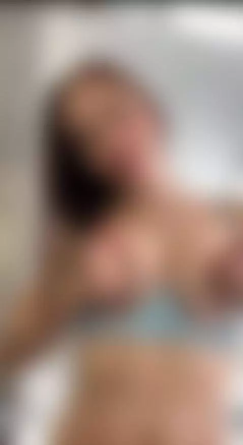 😊 Smile along with her! Subscribe in bio. 💌 by evierouge