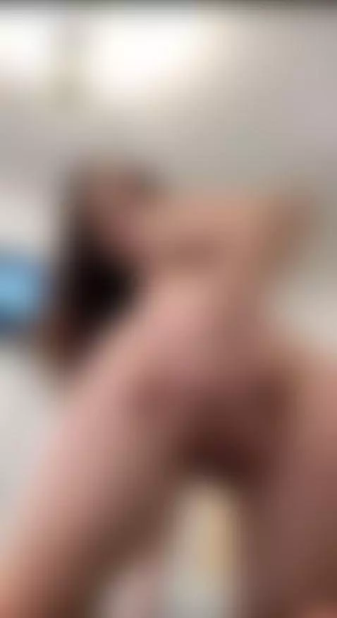 A charming and smiling girl! Don’t forget to subscribe — lin... by evierouge