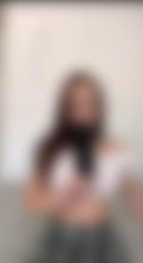 The perfect smile! 😄 We’re waiting — link in bio. 🔗 by evierouge