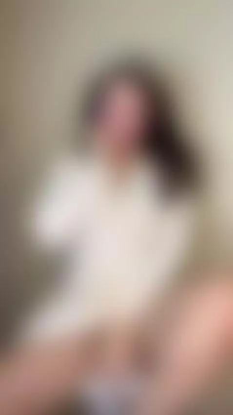 hellooo by ariahavens