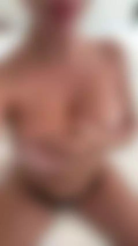 Something would fit in between 😏 by annaxhaze