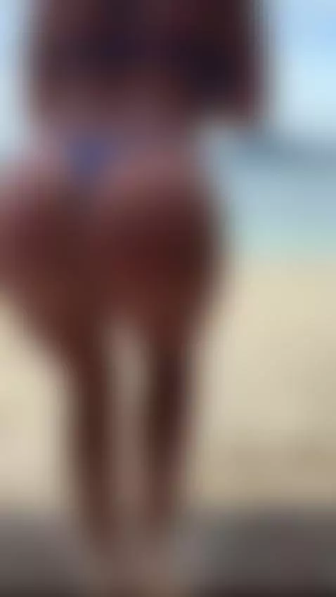 Beach Workout.
Does that look right? by annaxhaze