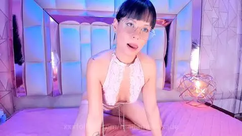 today i feel so sweet like my wet pussy come here lick me 👅👅 by madamedesade