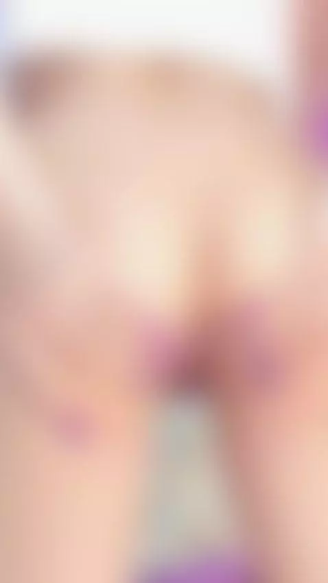 Which of those two holes is your favorite? 🍑 by miyu-komori