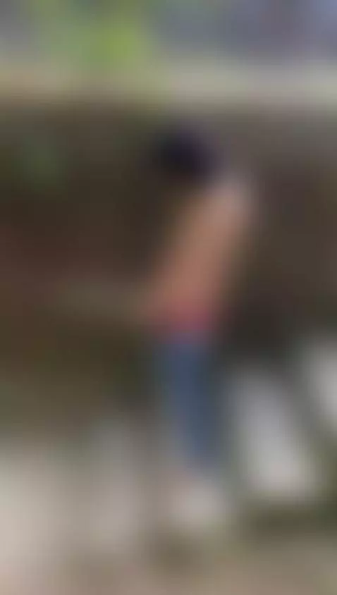 How rich it is to masturbate in public by benjifiore