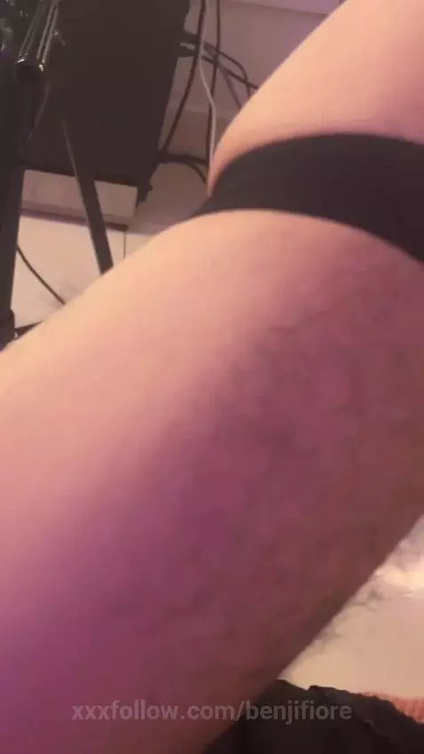 Do you want to see me in your ass? by benjifiore