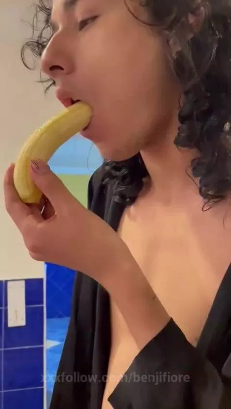 Improvised blowjob🍌💦 by benjifiore