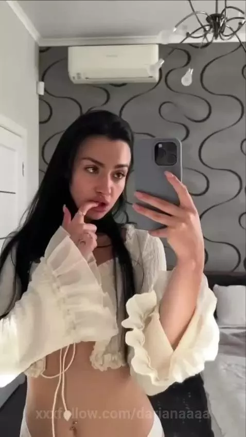 Your favorite side of me? It’s waiting on OF 💋 by darianaaaa