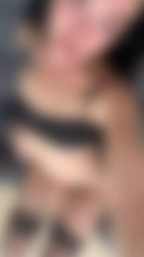 I answer faster on OnlyFans — come say hi! by darianaaaa