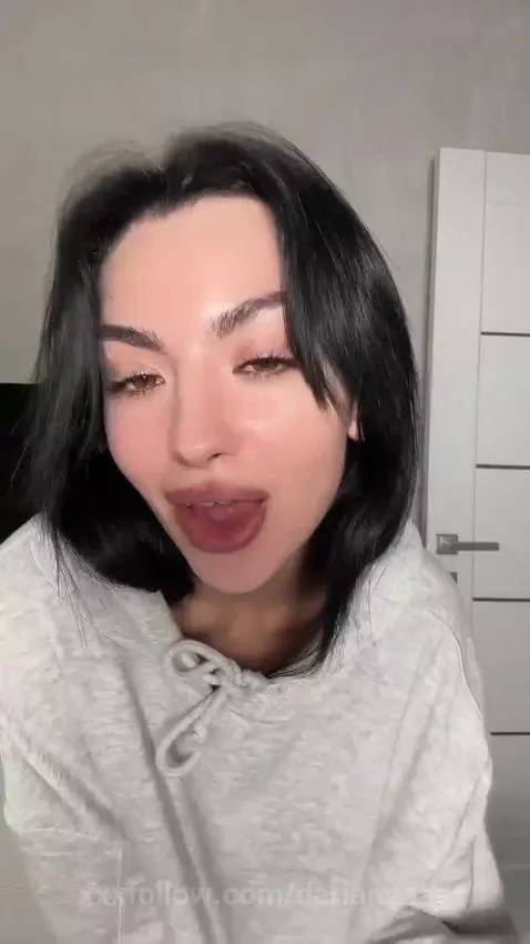 Chat is open — but only on OnlyFans 💌 by darianaaaa