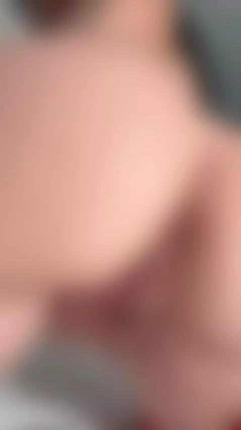 Wanna get my attention? You know where 💌 by darianaaaa