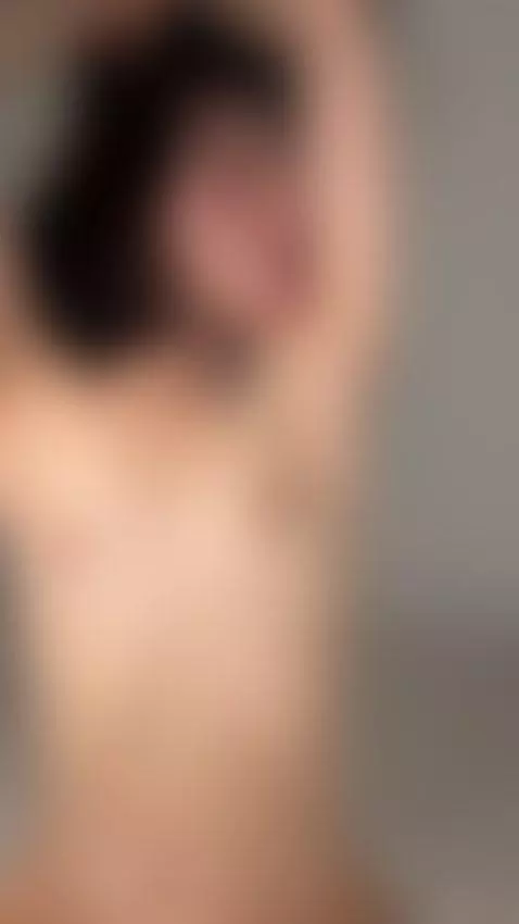 Naked tits bounce as she stretches wide 😋 by darianaaaa