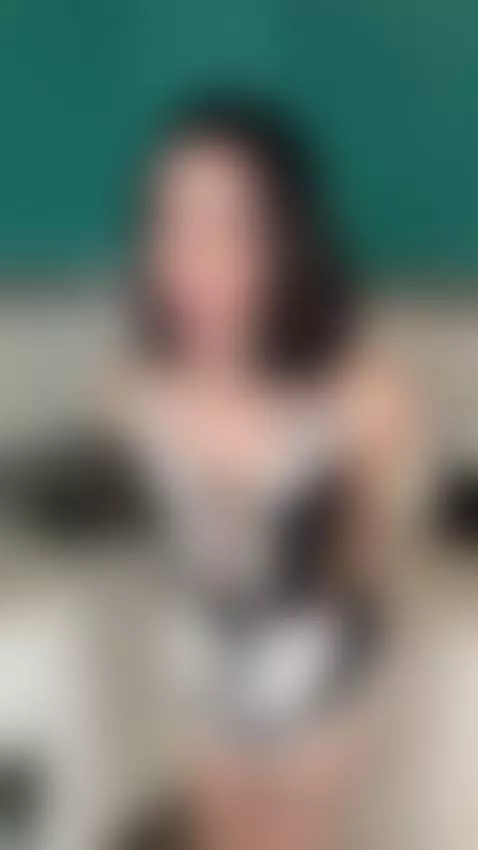 Curvy maid licks lips waiting to be fucked by darianaaaa