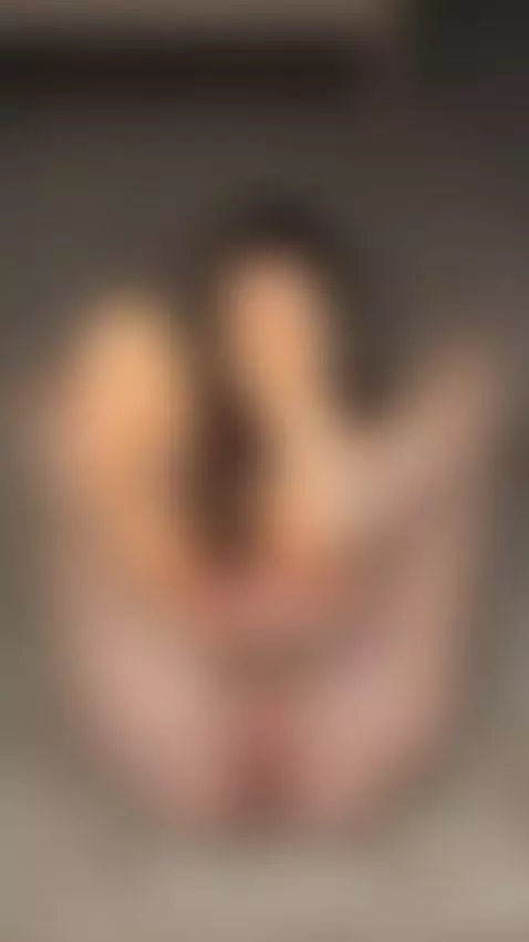 She spreads her wet pussy wide open 🥰 by darianaaaa