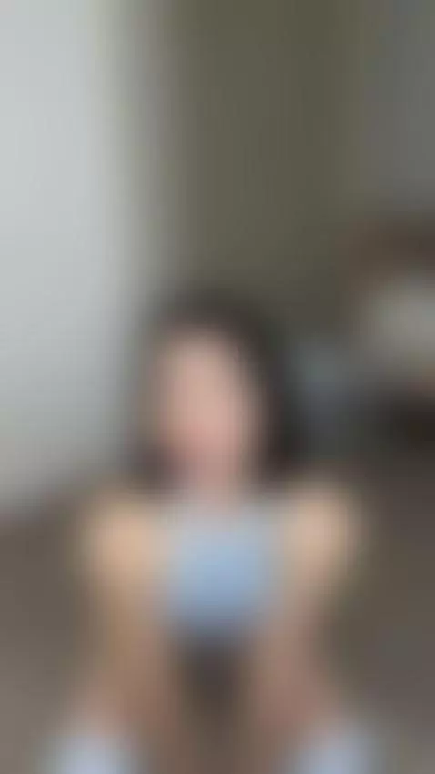 Tongue out, legs wide, ready to be fucked 🥰 by darianaaaa