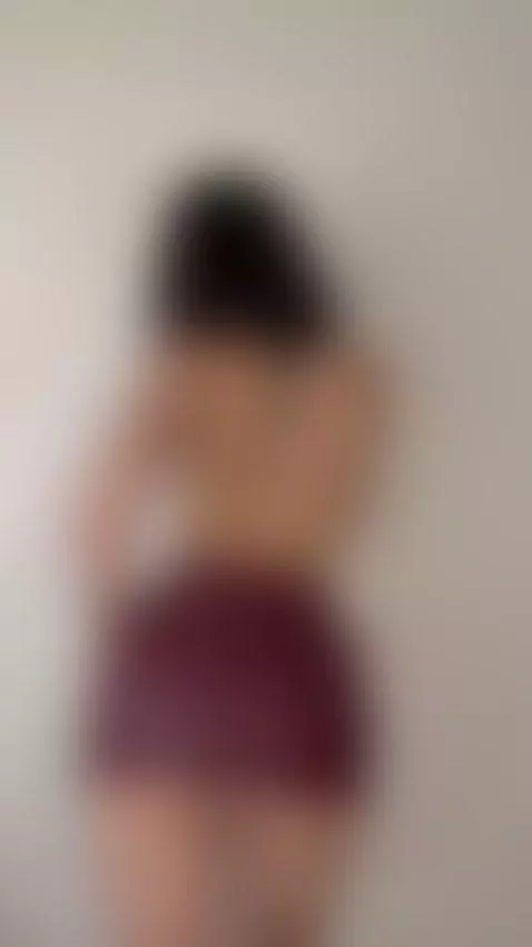 Thick ass swaying in tight leather skirt 😋 by darianaaaa