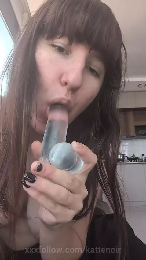 Grab my neck and own me while you fuck me. by kattenoir