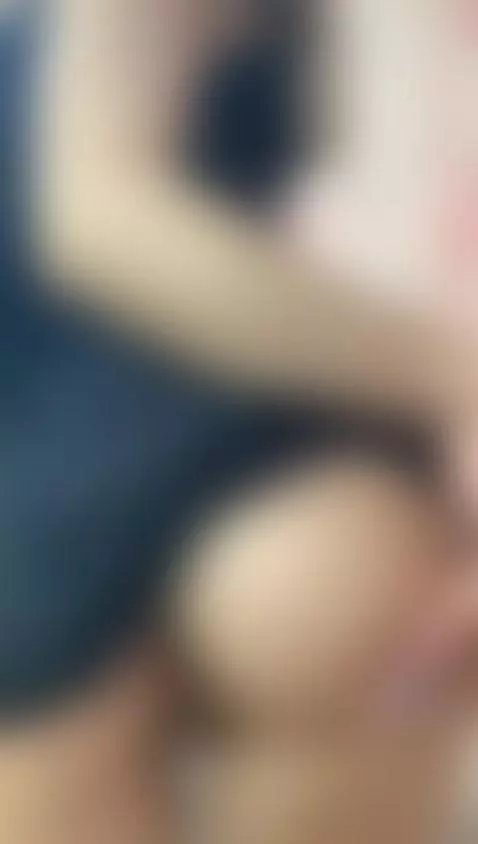 A JUICY PUSSY  🫦🍑 by emilywhinfree