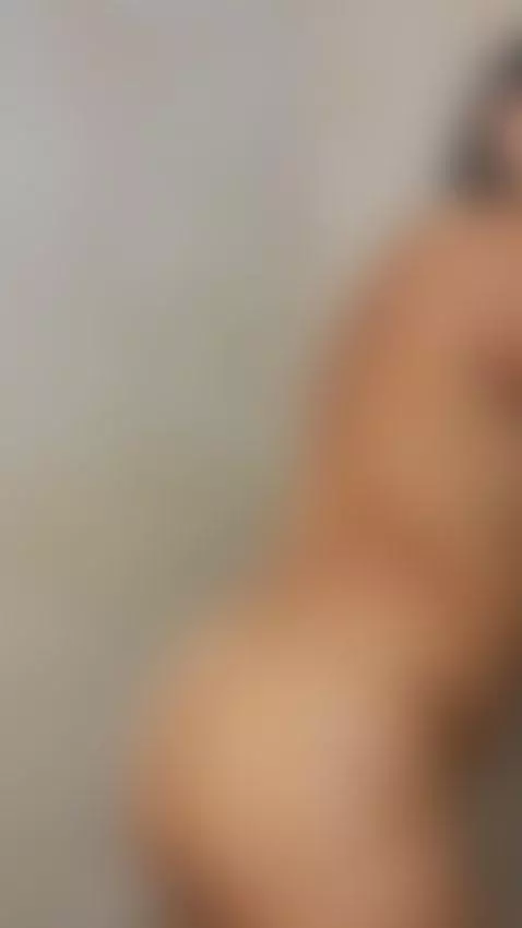 Queres venir a chuparme las tetas? by andregok