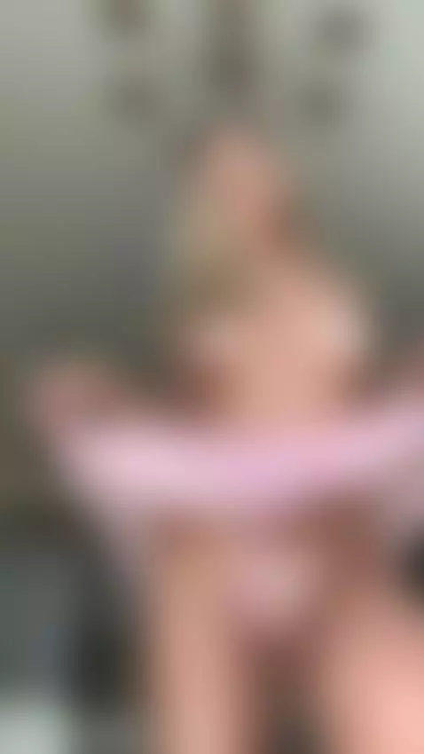 This sexy babe is a fan of hard cocks by lanaocean