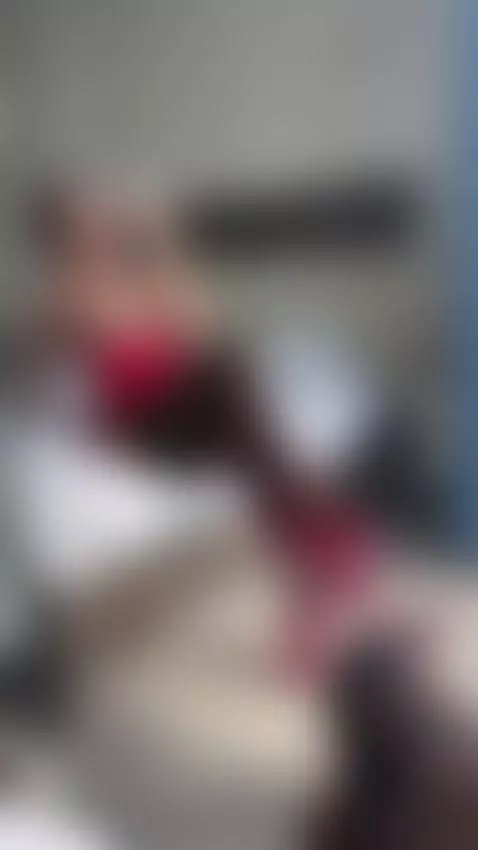 I want your tongue to run all over my body.👅 by lanaocean