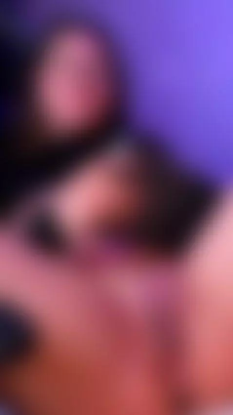 The interior of my girl feels very good.😈😈 A very wet pussy ... by cloexbilly